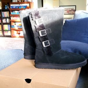 Black Uggs size 8 NWT